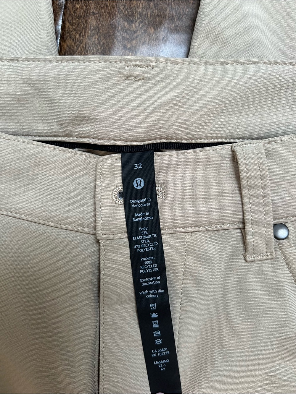 lululemon athletica Men’s ABC slim Khaki Performance Chinos